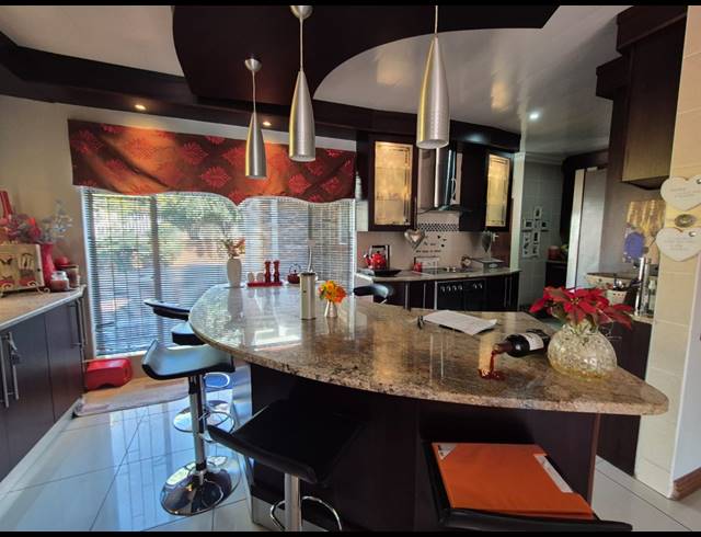 3 BEDROOM HOUSE FOR SALE IN FALCON RIDGE
